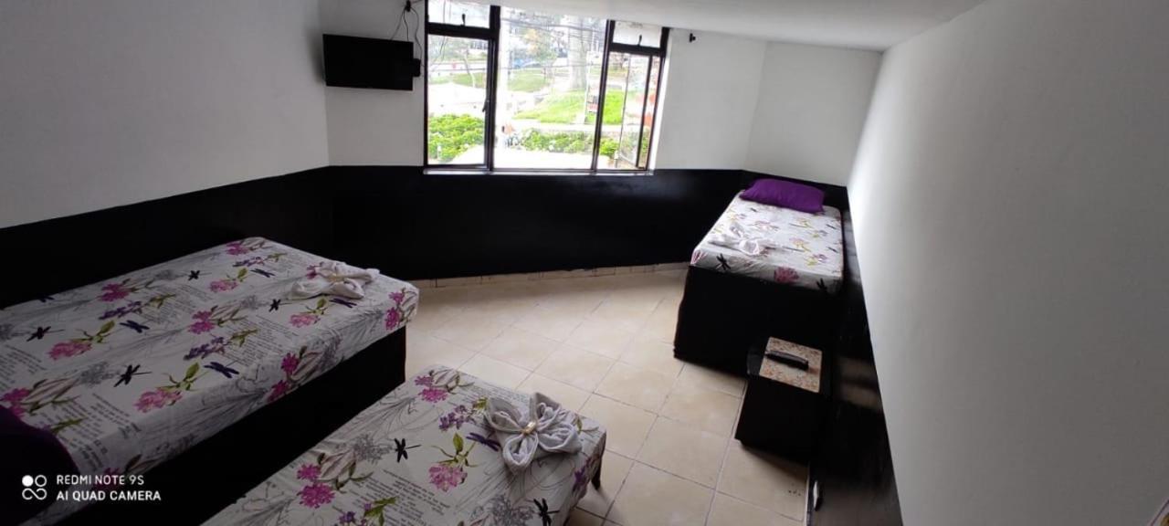 El Amanercer Parque Del Agua Residencia Muy Central Hotel Manizales Exterior photo